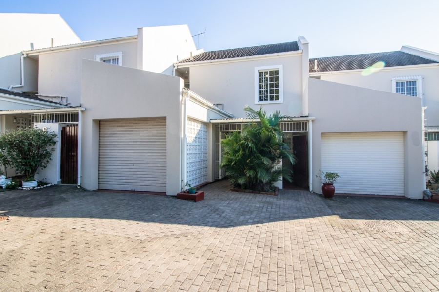 3 Bedroom Property for Sale in Bonza Bay Eastern Cape